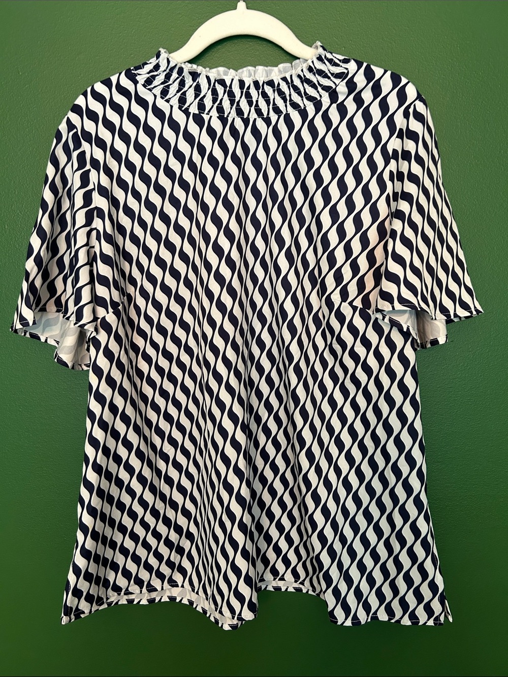 Bloomchic Women's Navy & White Wave-Print Short Sleeve Top